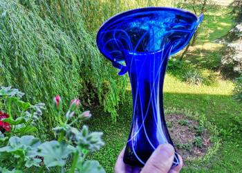 Stary niebieski wazon Kalia szkło kobaltowe design PRL