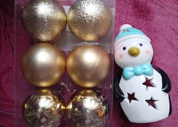 nowe , zapieczętowane bombki i nowy  świecznik