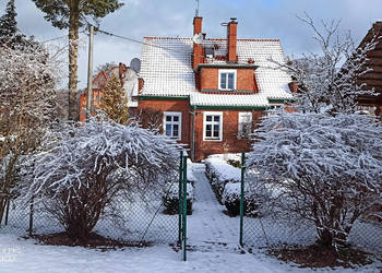 PIĘKNA POSIADŁOŚĆ NAD ZALEWEM WIŚLANYM NAPRZECIW KRYNICY