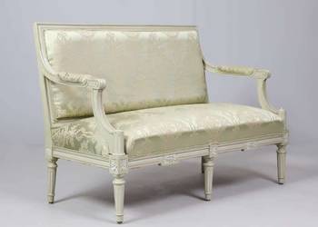 Sofa w stylu Ludwika XVI