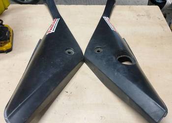 Yamaha TZR 50 boczki boczne plastiki wypełnienie