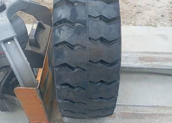 Wózek widłowy. Opona pełna 27x10-12 Combilift