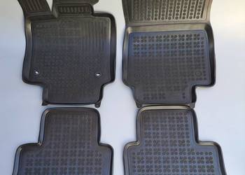 Dywaniki gumowe Toyota RAV4 V od 2018 REZAW-PLAST 201435 korytkowe komplet