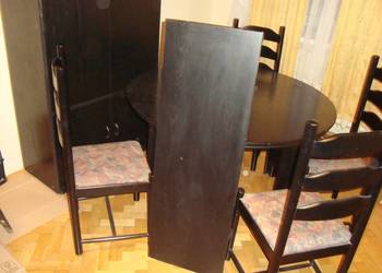 k[pl. stół i 4 szt, krzeseł