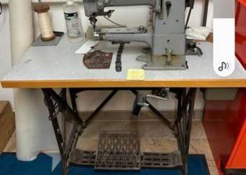 Maszyna kaletnicza Adler prawa cylindryczna.