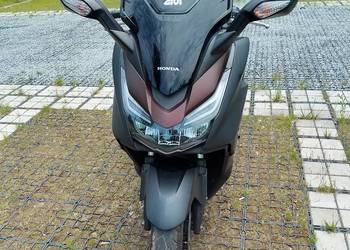 Skuter Honda Forza NSS 125 uszkodzony na kat B