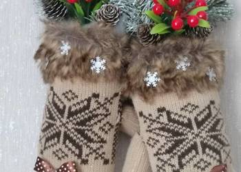 Wianek świąteczny z rękawiczkami. Ozdoby świąteczne. Dekoracje.