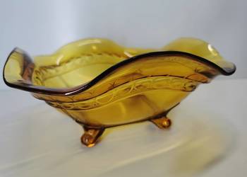 miodowa salaterka na nóżkach