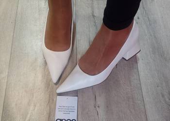 (41) ASOS Design/ Białe czółenka wieczorowe w szpic z Londynu, NOWE
