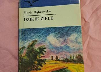 Sprzedam książkę " Dzikie ziele".  1982 rok wydania