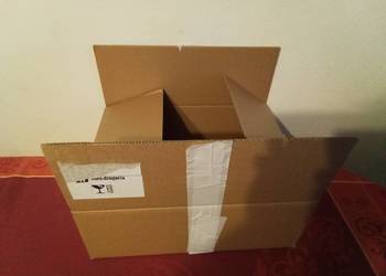 Mały Karton wymiary 40cm na 31 cm wysokość 15cm