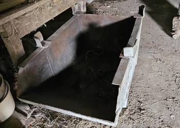 Pojemnik metalowy magazynowy