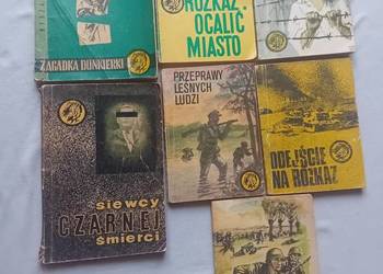 Zestaw 7 książeczek z serii Żółty Tygrys. Lata 1961-85.