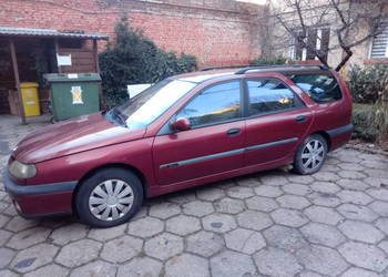 Renault Laguna I kombi 1,6 benzyna 1999 rok przebieg ok. 260 tys km