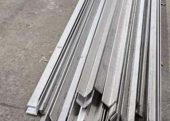 Kątownik 30x30x3 mm, stal nierdzewna INOX, nierdzewka 42 szt x 6mb, NOWY 1