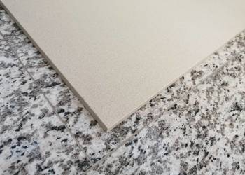 Konglomerat kwarcowy CREMA CLARA 60x60x1,2 szczotka
