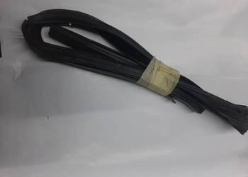 Fiat Linea uszczelka szyby z drzwi prawa tylna