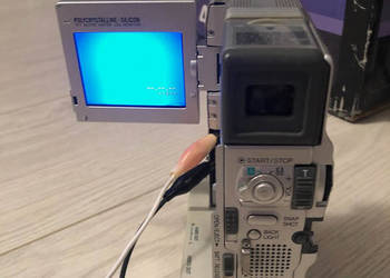 Kamera cyfrowa JVC GR-DVX4 ze stacją dokującą