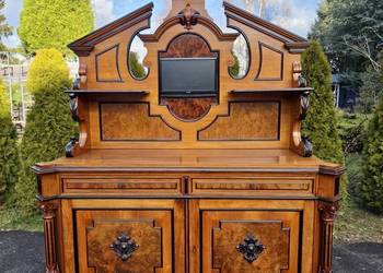 Bufet eklektyczny z monumentalną nadstawką. (nr 9285)