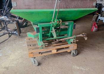 Rozsiewacz nawozów Rotina