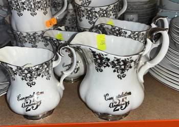 Mlecznik Royal Albert. Silver Anniversary. Srebrne wesele. Z 1962- 1970 lat