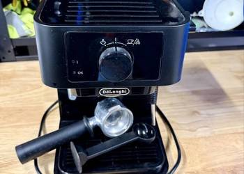 Ekspres ciśnieniowy DeLonghi Stilosa EC 230.BK