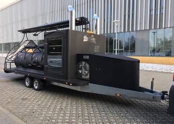 smoker grill na przyczepie, catering mobilny Texas 1