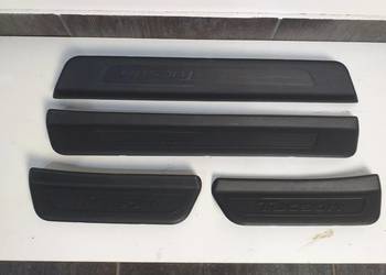 NAKLADKI PROGU NA KAROSERIE HYUNDAI TUCSON III 15-20