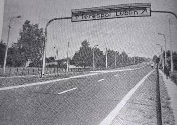 Unikatowy podręcznik PRL: stabilizacja gruntów, znaki drogowe, ilustrowany