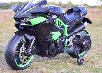 SUPER ŚCIGACZ 12 V, NOWOCZESNA BRYŁA, ŚWIECĄCE KOŁA MOTOR-H