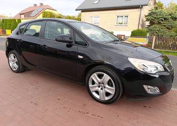Opel Astra J 1.6 benzyna 2010r 5 drzwi 1 właściciel
