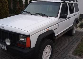 Jeep Cherokee XJ 2,5 bezyna