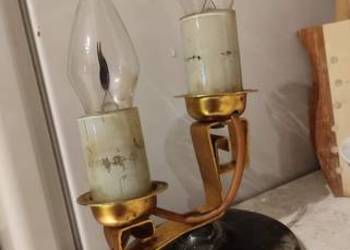 Stara lampka na żarówki płomień