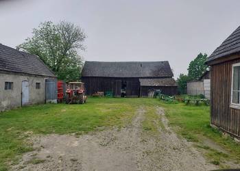 Sprzedam działkę z budynkami gospodarczymi i gruntem ornym