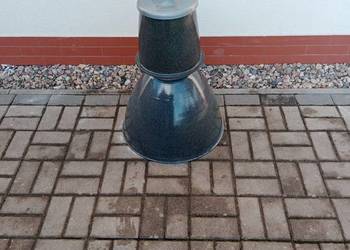 Stara wisząca lampa przemysłowa