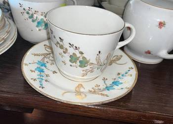 Duża filiżanka z talerzykiem. Bez sygnatury