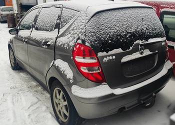 Mercedes a180 klapa tył