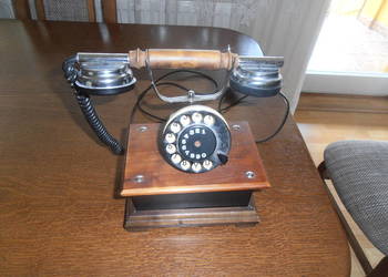 Stary telefon przewodowy
