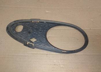 Mercedes w203 ramka halogenu Mercedes w203 ramka halogenu