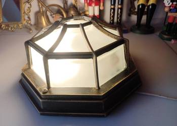 Oprawa oświetleniowa. Lampa, plafon.