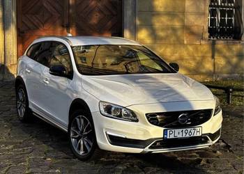Volvo V60 Cross Country Momentum Pro