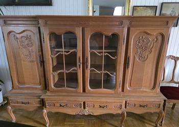 Witryna w stylu ludwikowskim