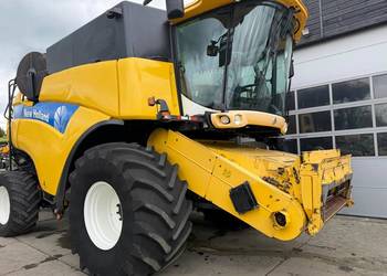 Kombajn zbożowy New Holland CX 860