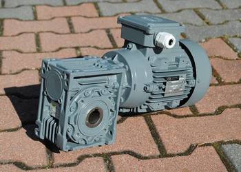 Motoreduktor kątowy 0.25kw. 23obr./min..