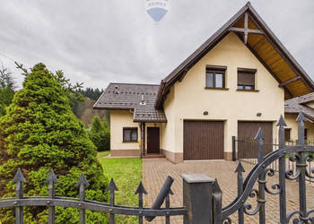 DOM W ZABUDOWIE SZEREGOWEJ - KROŚCIENKO