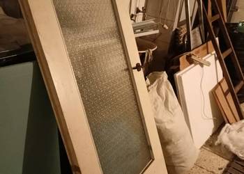 Drzwi pokojowe prawe że szybą