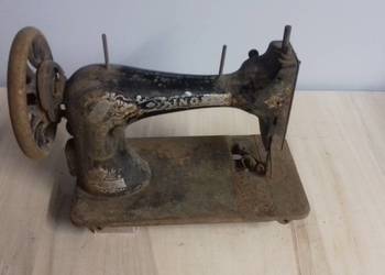 Zabytkowa maszyna do szycia antyk