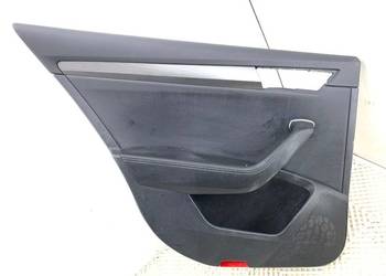 BOCZEK DRZWI LEWY TYŁ SKODA SUPERB III 3V9867023CK Kombi TAPICERKA