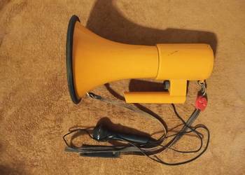 Megafon z Milicji PRL Tonsil.