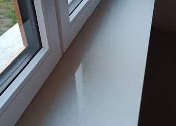 Parapety i schody z granitu i marmuru